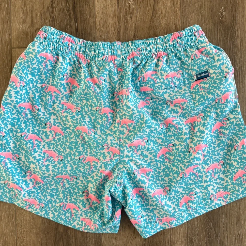 Chubbies Mens Flamingo Print Swim Trunks Blue Pink 5.5 Inch Inseam Medium